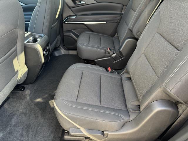 new 2025 Chevrolet Traverse car