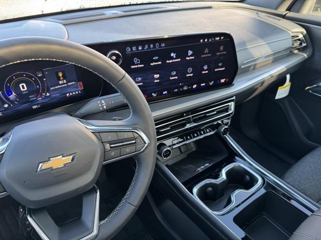new 2025 Chevrolet Traverse car