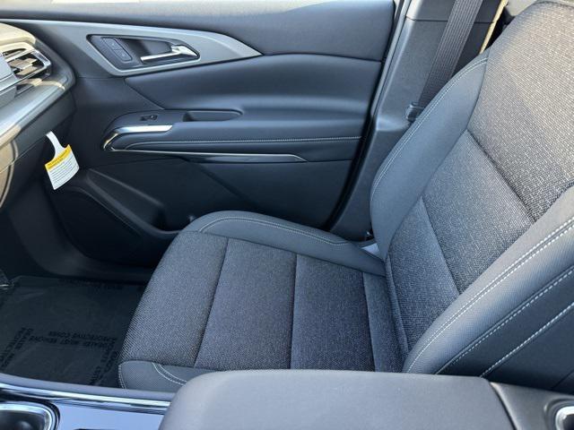 new 2025 Chevrolet Traverse car