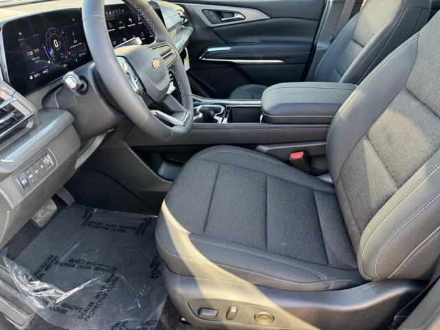 new 2025 Chevrolet Traverse car