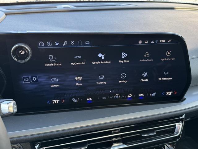 new 2025 Chevrolet Traverse car