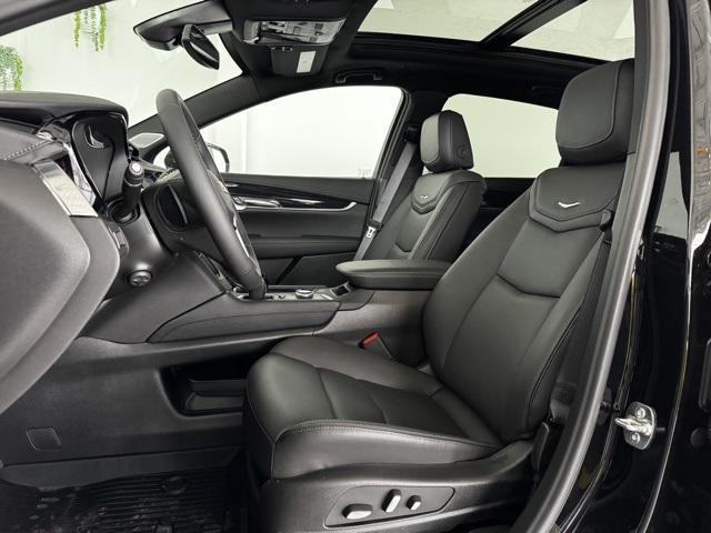 new 2025 Cadillac XT5 car, priced at $57,210