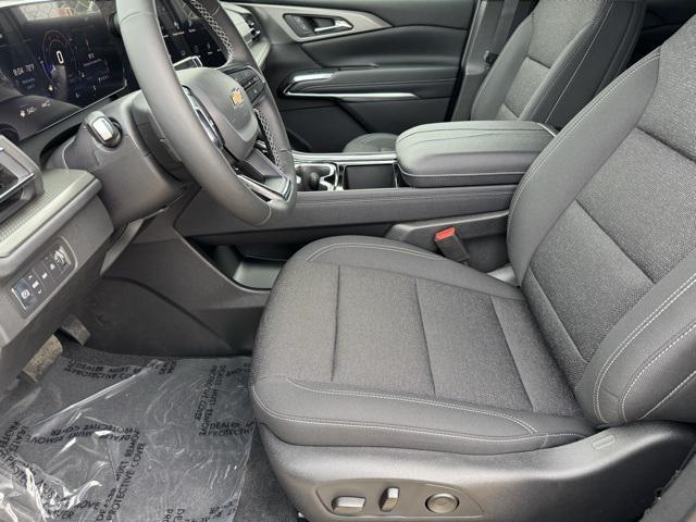 new 2025 Chevrolet Traverse car, priced at $44,695