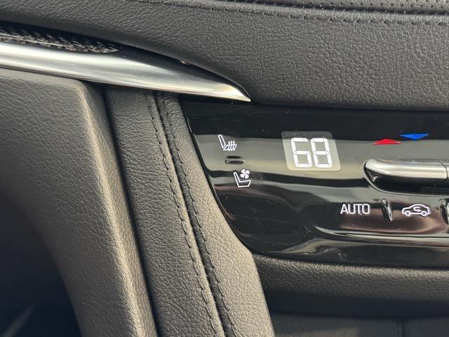 new 2025 Cadillac XT5 car
