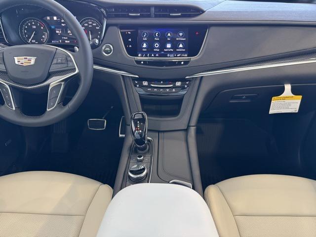 new 2025 Cadillac XT5 car