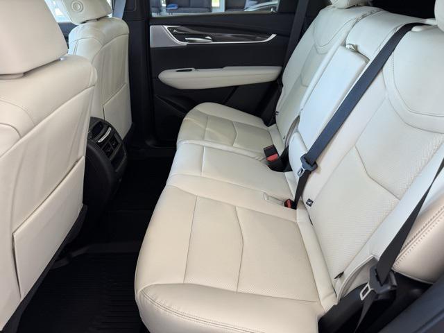 new 2025 Cadillac XT5 car