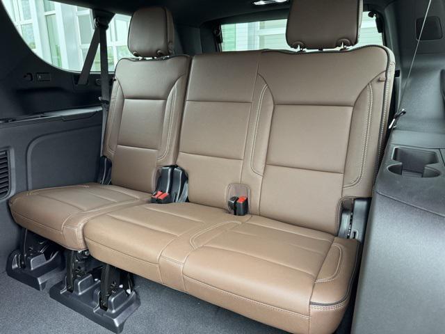 new 2025 Chevrolet Suburban car, priced at $92,580