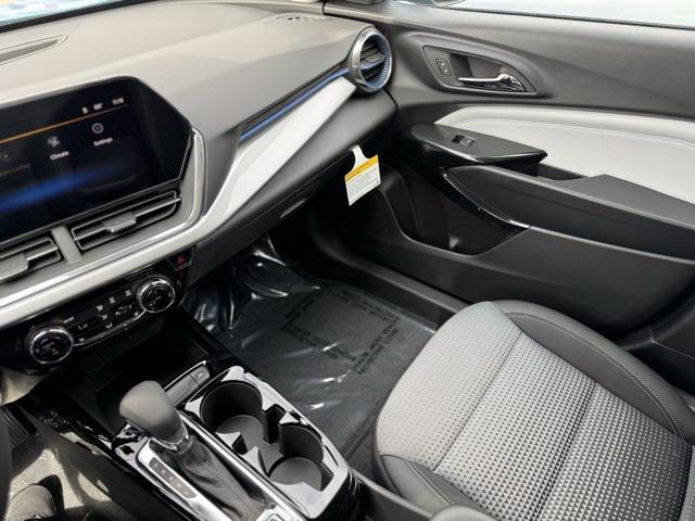 new 2025 Chevrolet Trax car, priced at $25,780