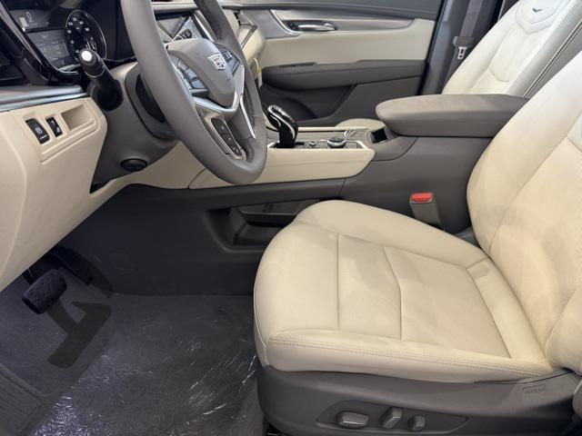 new 2025 Cadillac XT5 car, priced at $55,315