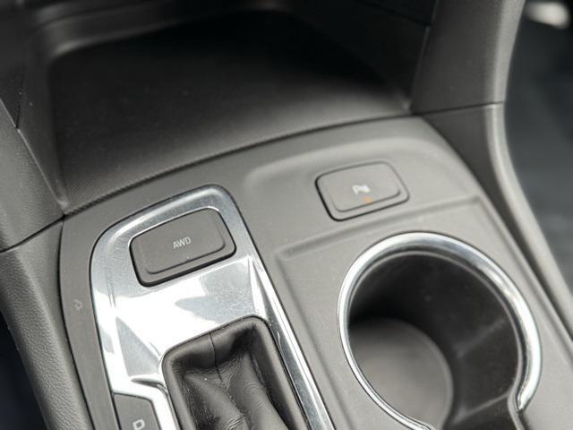 used 2023 Chevrolet Equinox car, priced at $24,395
