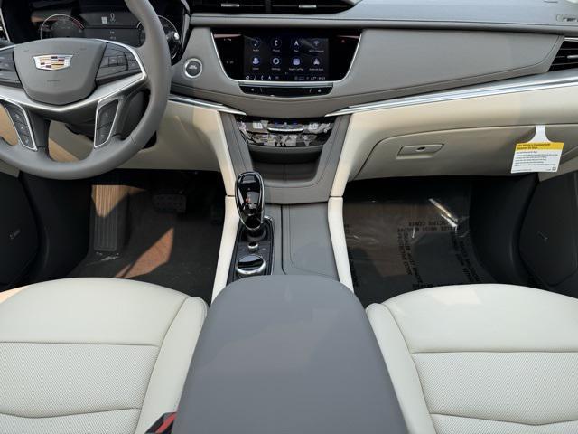 new 2025 Cadillac XT5 car, priced at $57,515
