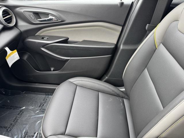new 2025 Chevrolet Trax car, priced at $25,895