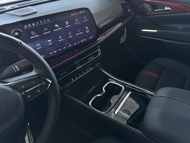 new 2025 Chevrolet Traverse car