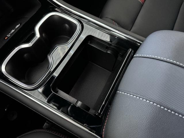 new 2025 Chevrolet Traverse car
