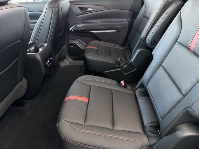new 2025 Chevrolet Traverse car