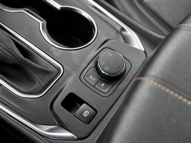 used 2021 Chevrolet Traverse car, priced at $30,590