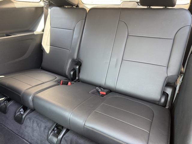 used 2021 Chevrolet Traverse car, priced at $32,490
