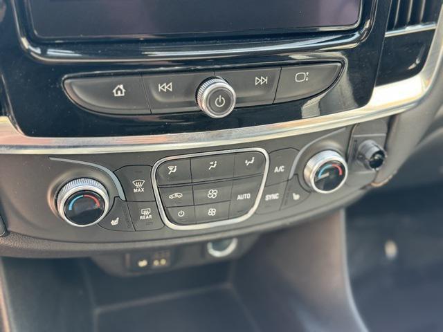 used 2021 Chevrolet Traverse car, priced at $32,490