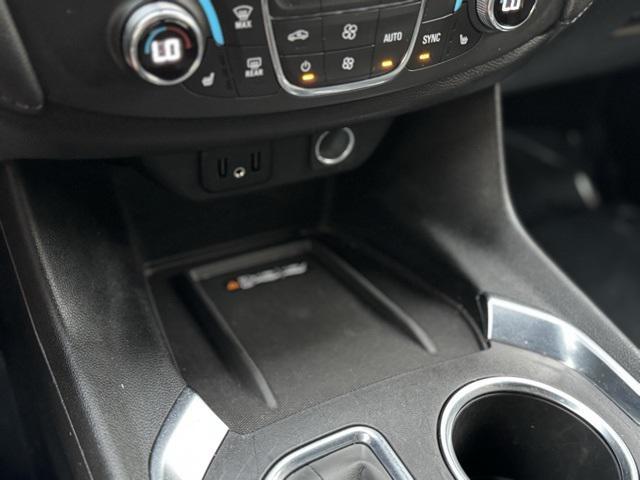used 2022 Chevrolet Traverse car, priced at $32,997