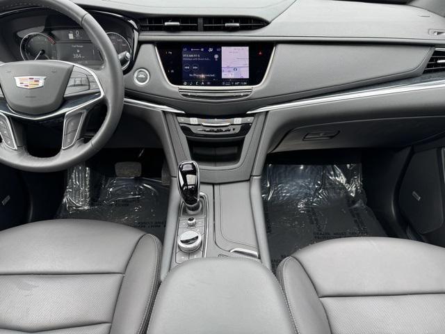 new 2025 Cadillac XT5 car, priced at $55,215