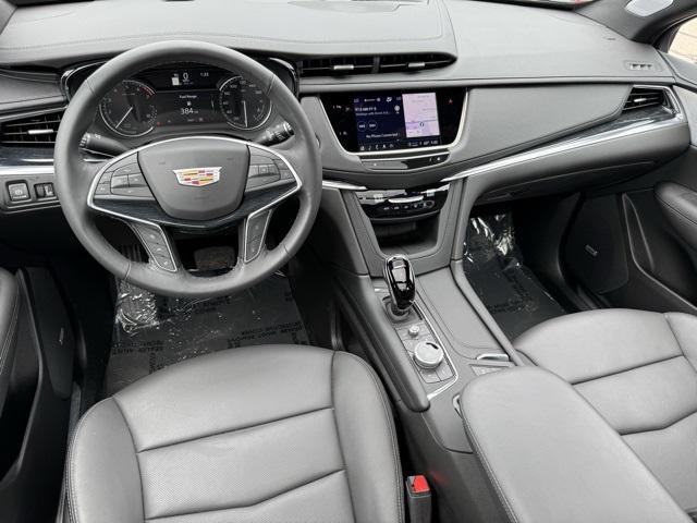 new 2025 Cadillac XT5 car, priced at $55,215