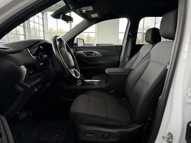 used 2022 Chevrolet Traverse car, priced at $31,990