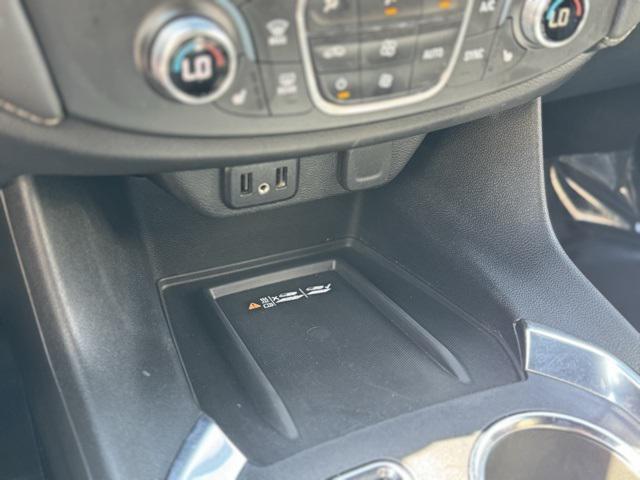 used 2022 Chevrolet Traverse car, priced at $34,595