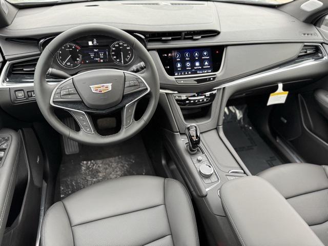 new 2025 Cadillac XT5 car, priced at $54,090