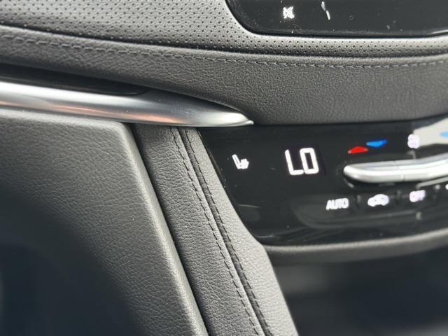new 2025 Cadillac XT5 car, priced at $54,090