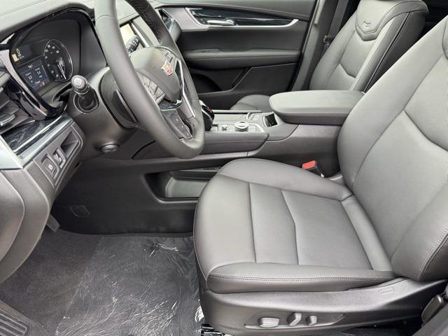 new 2025 Cadillac XT5 car, priced at $54,090