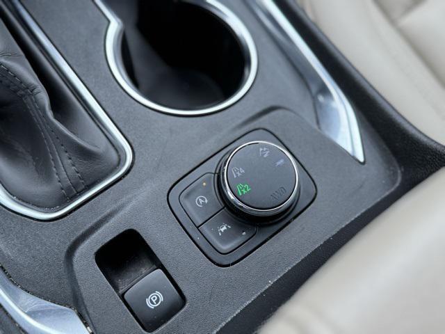 used 2022 Chevrolet Traverse car, priced at $31,995