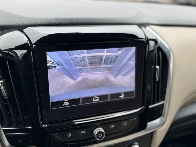 used 2022 Chevrolet Traverse car, priced at $31,995