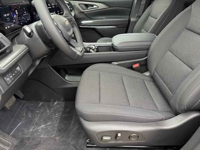 new 2025 Chevrolet Traverse car, priced at $44,695