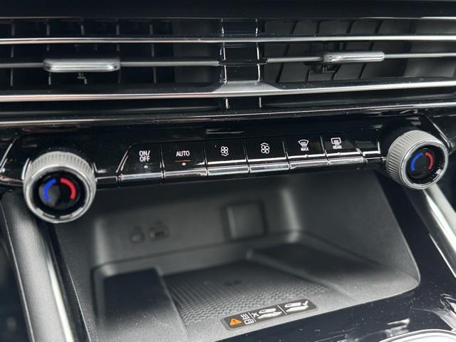 new 2025 Chevrolet Traverse car, priced at $44,695
