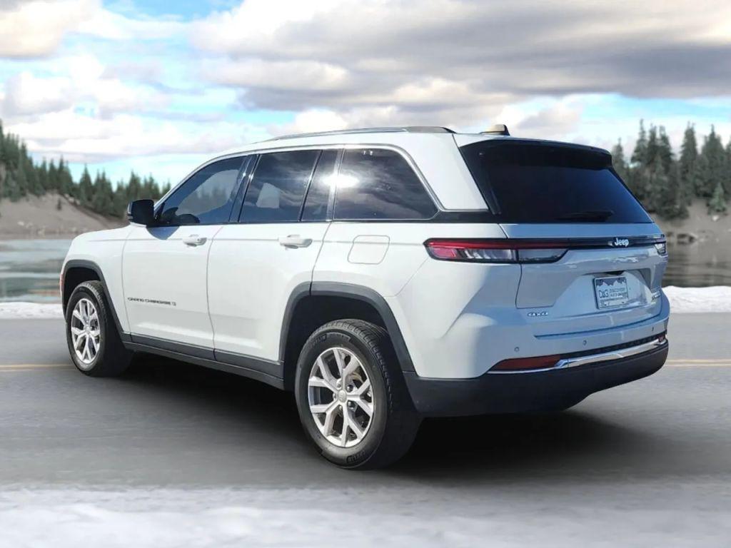used 2022 Jeep Grand Cherokee car, priced at $29,995