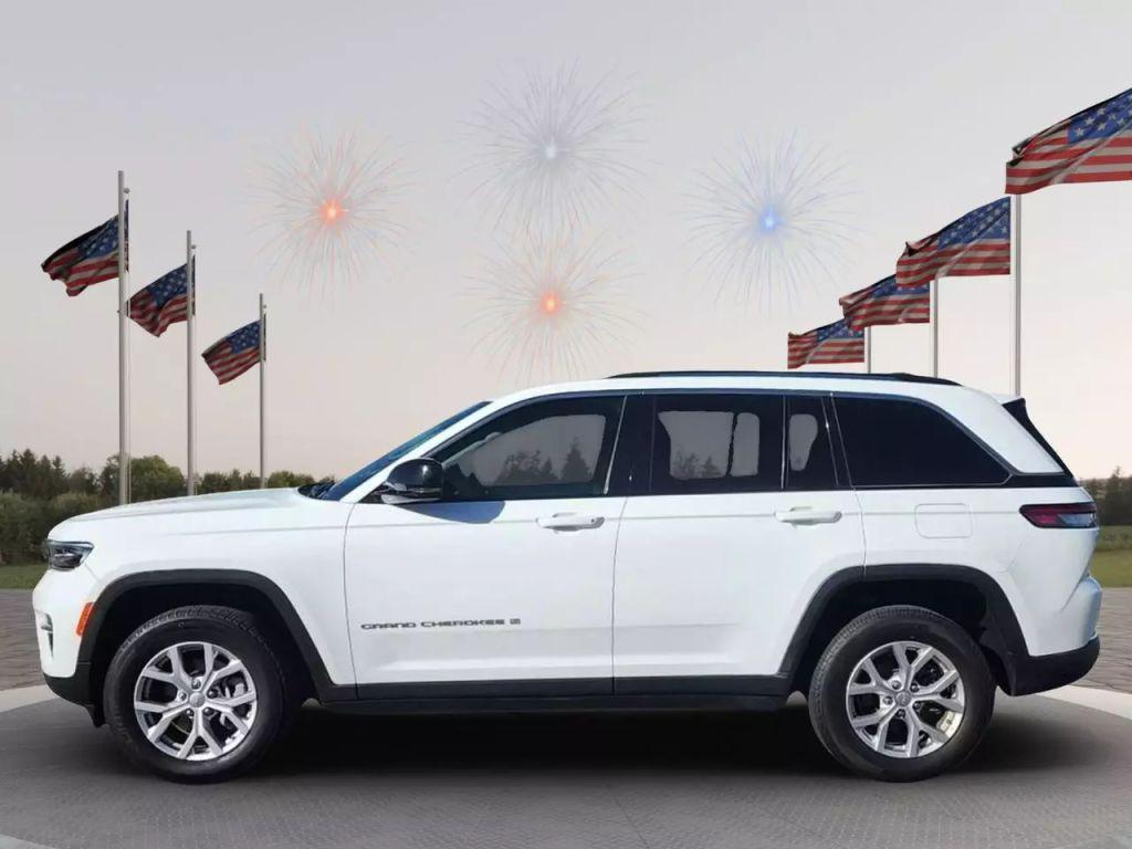 used 2022 Jeep Grand Cherokee car, priced at $29,995