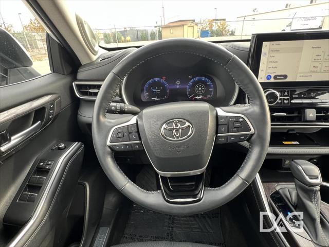 used 2023 Toyota Highlander car, priced at $43,995