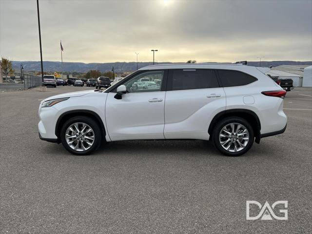 used 2023 Toyota Highlander car, priced at $43,995