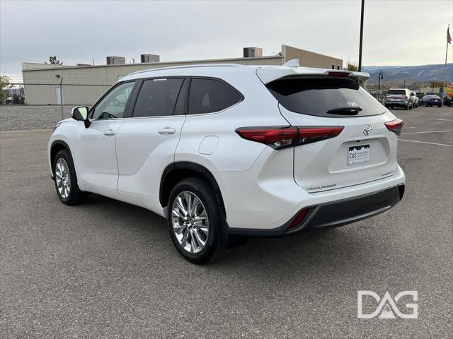 used 2023 Toyota Highlander car, priced at $43,995