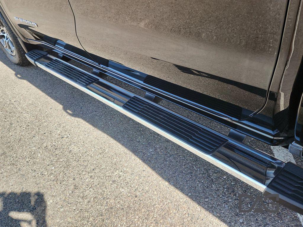 used 2021 GMC Sierra 1500 car, priced at $39,995