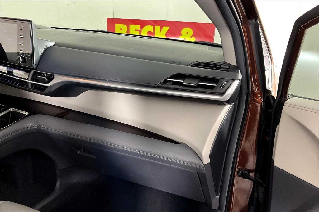 used 2024 Toyota Sienna car, priced at $40,995