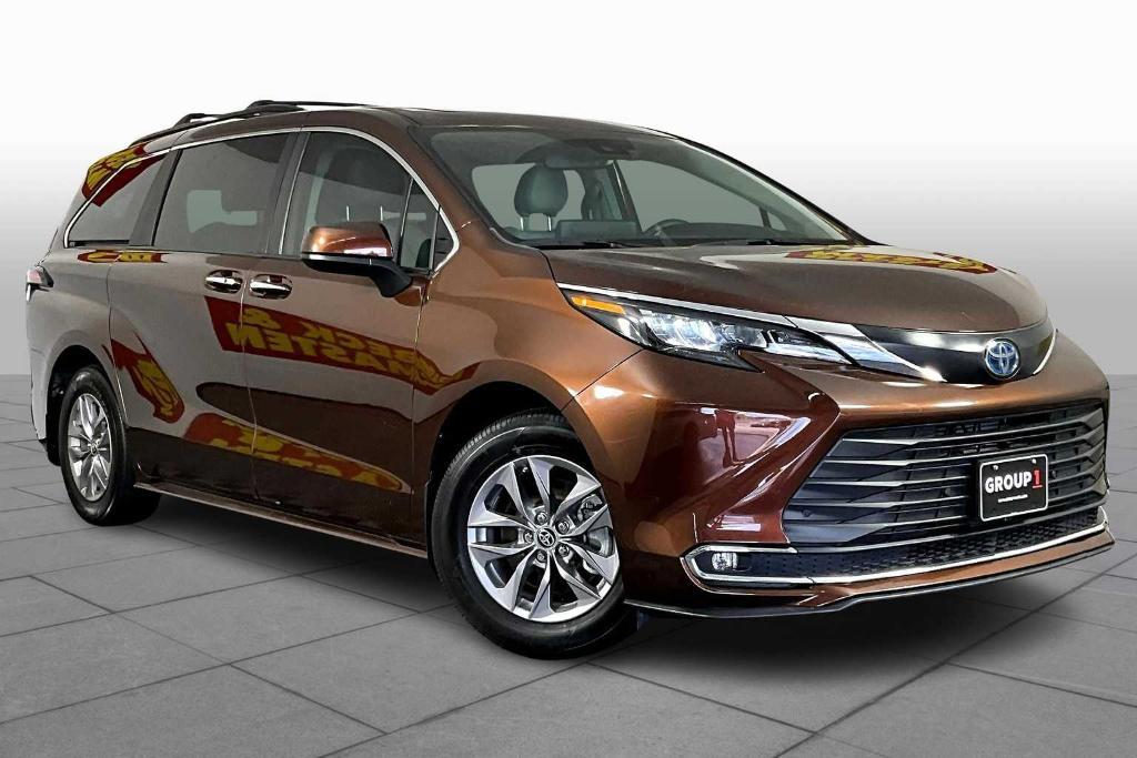 used 2024 Toyota Sienna car, priced at $40,995