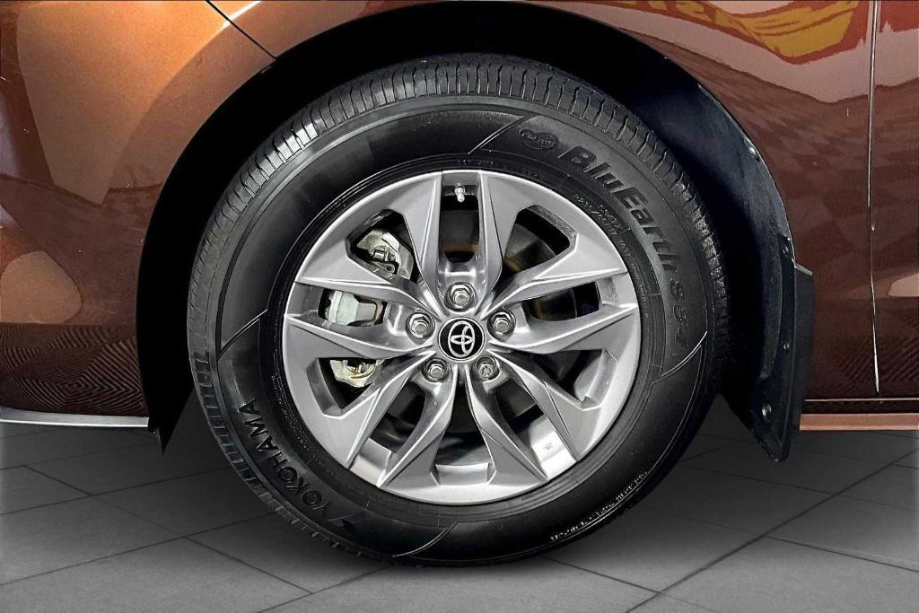 used 2024 Toyota Sienna car, priced at $40,995