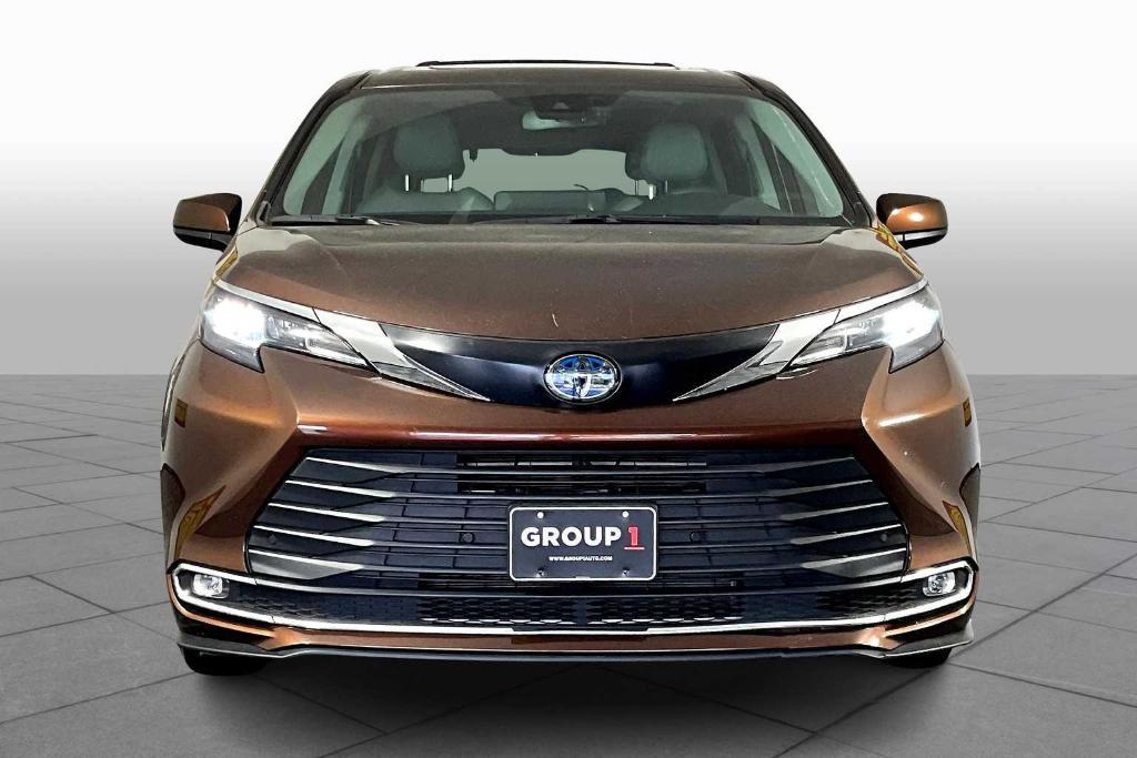used 2024 Toyota Sienna car, priced at $40,995
