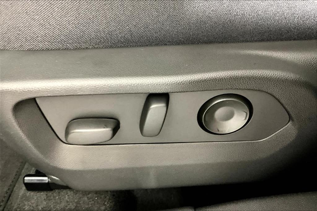 new 2025 Buick Envision car, priced at $36,240