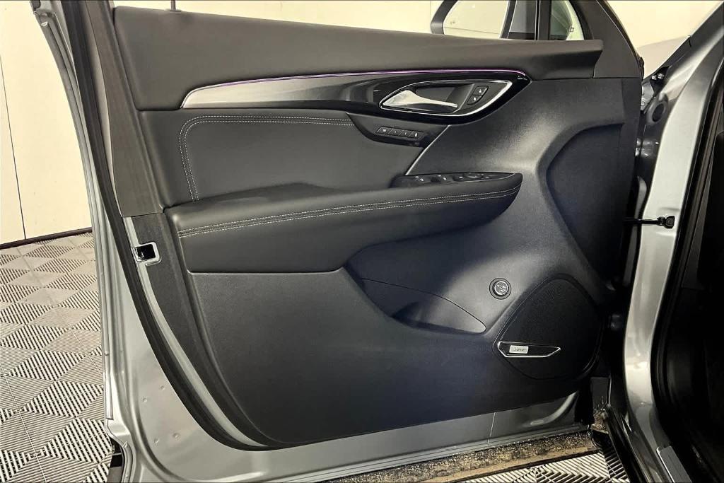 new 2025 Buick Envision car, priced at $36,240