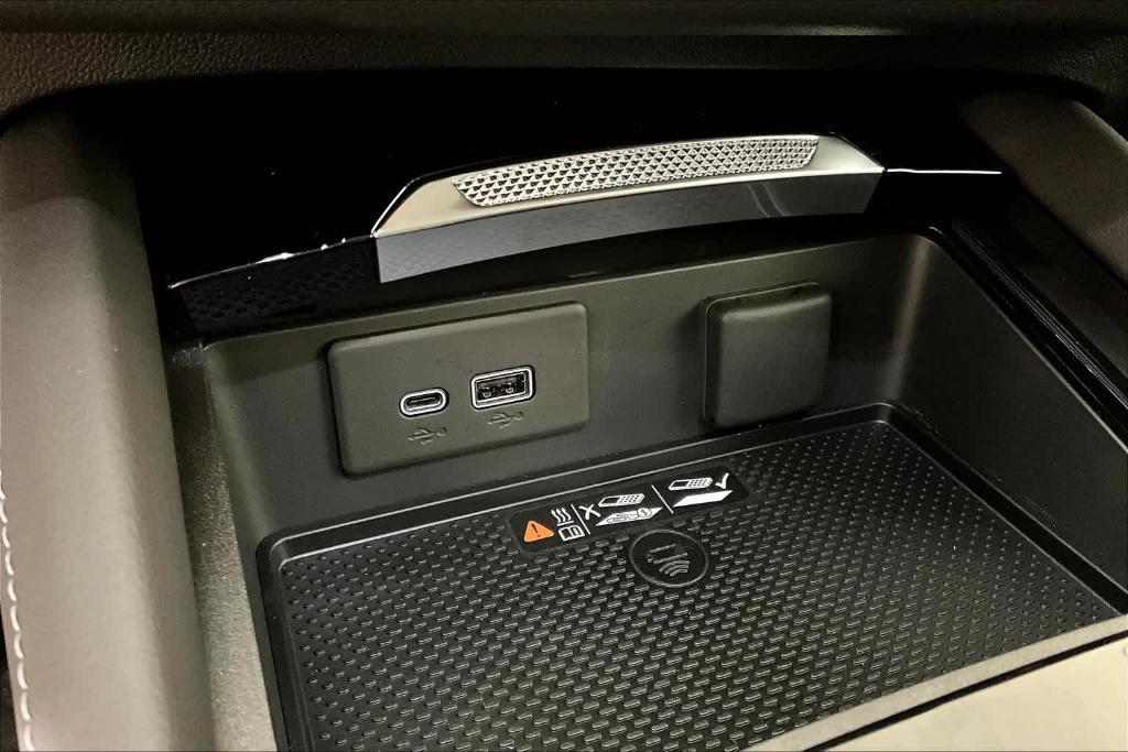 new 2025 Buick Envision car, priced at $36,240