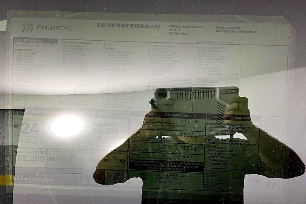 new 2025 Buick Envision car, priced at $36,240