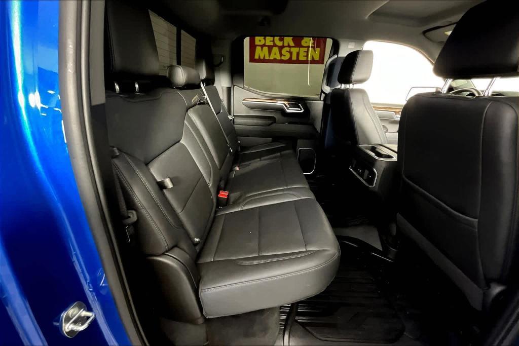 used 2022 GMC Sierra 1500 car, priced at $38,995