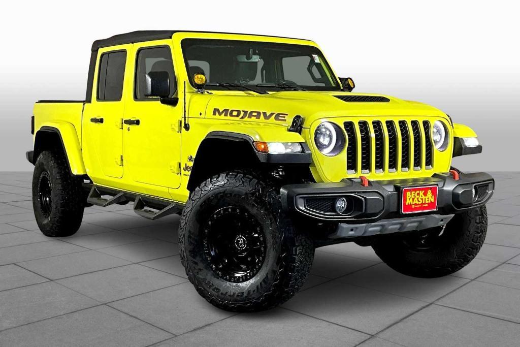 used 2023 Jeep Gladiator car, priced at $40,374